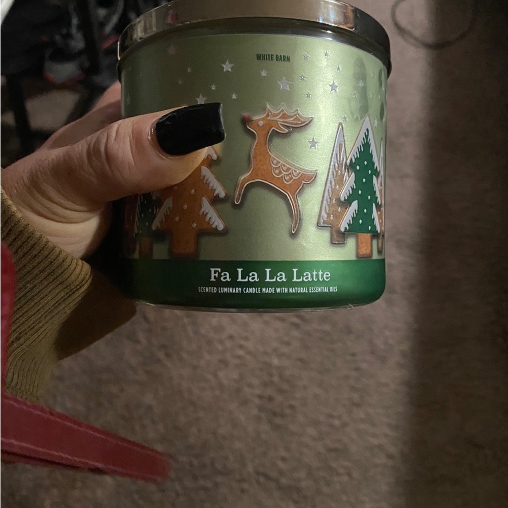 Bath and body works fa la la la candle